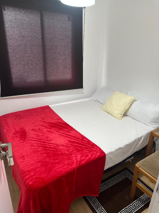 El Gengo Hostel Madrid Bagian luar foto