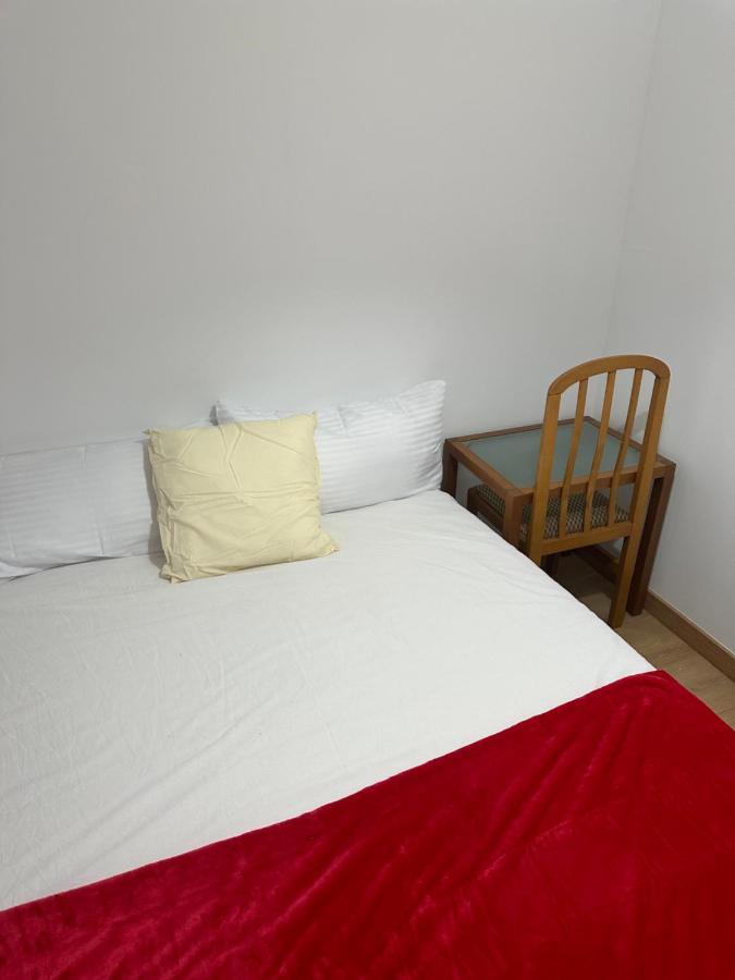 El Gengo Hostel Madrid Bagian luar foto