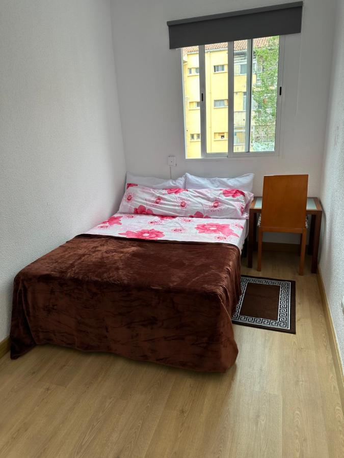 El Gengo Hostel Madrid Bagian luar foto
