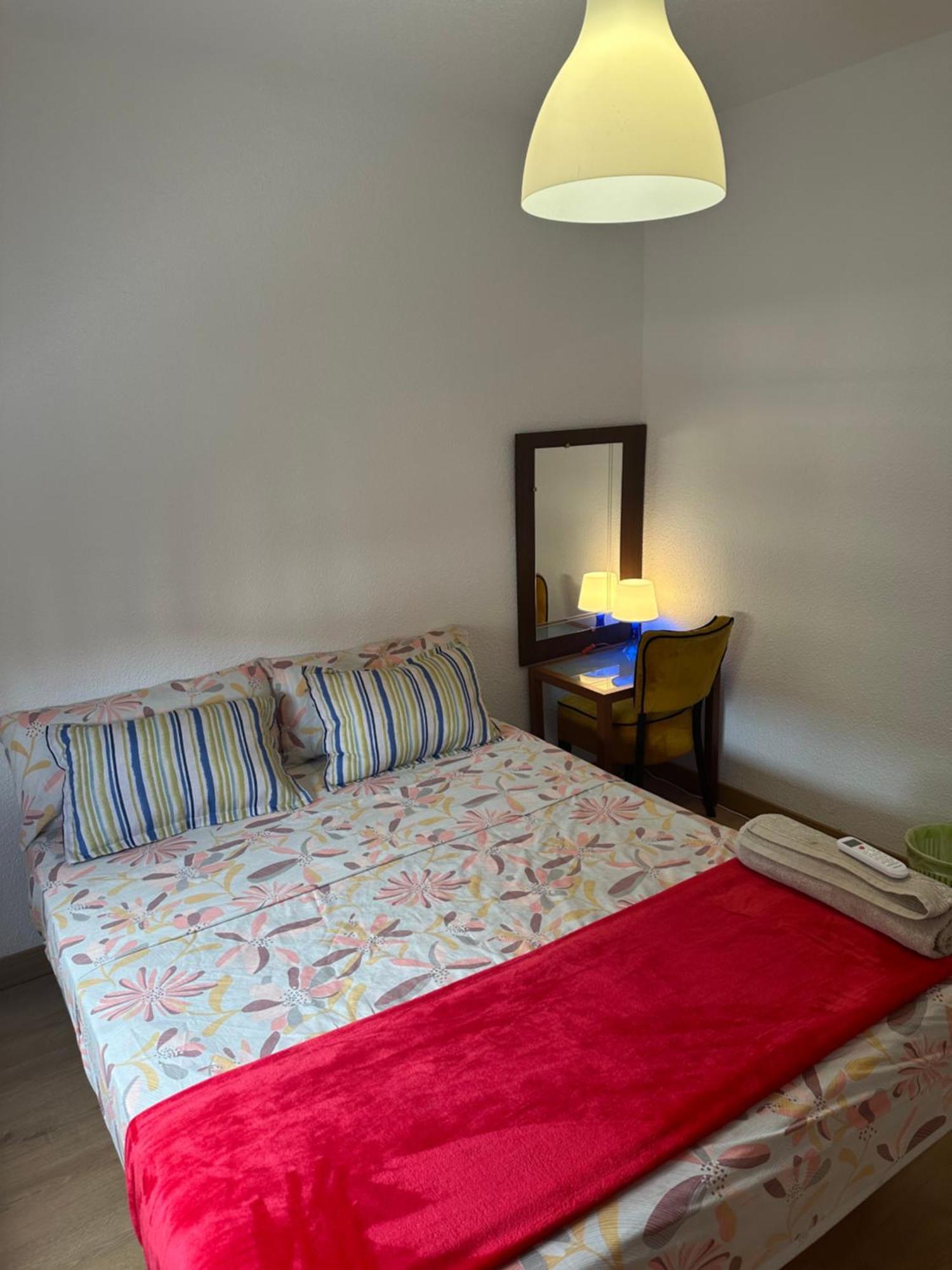 El Gengo Hostel Madrid Bagian luar foto